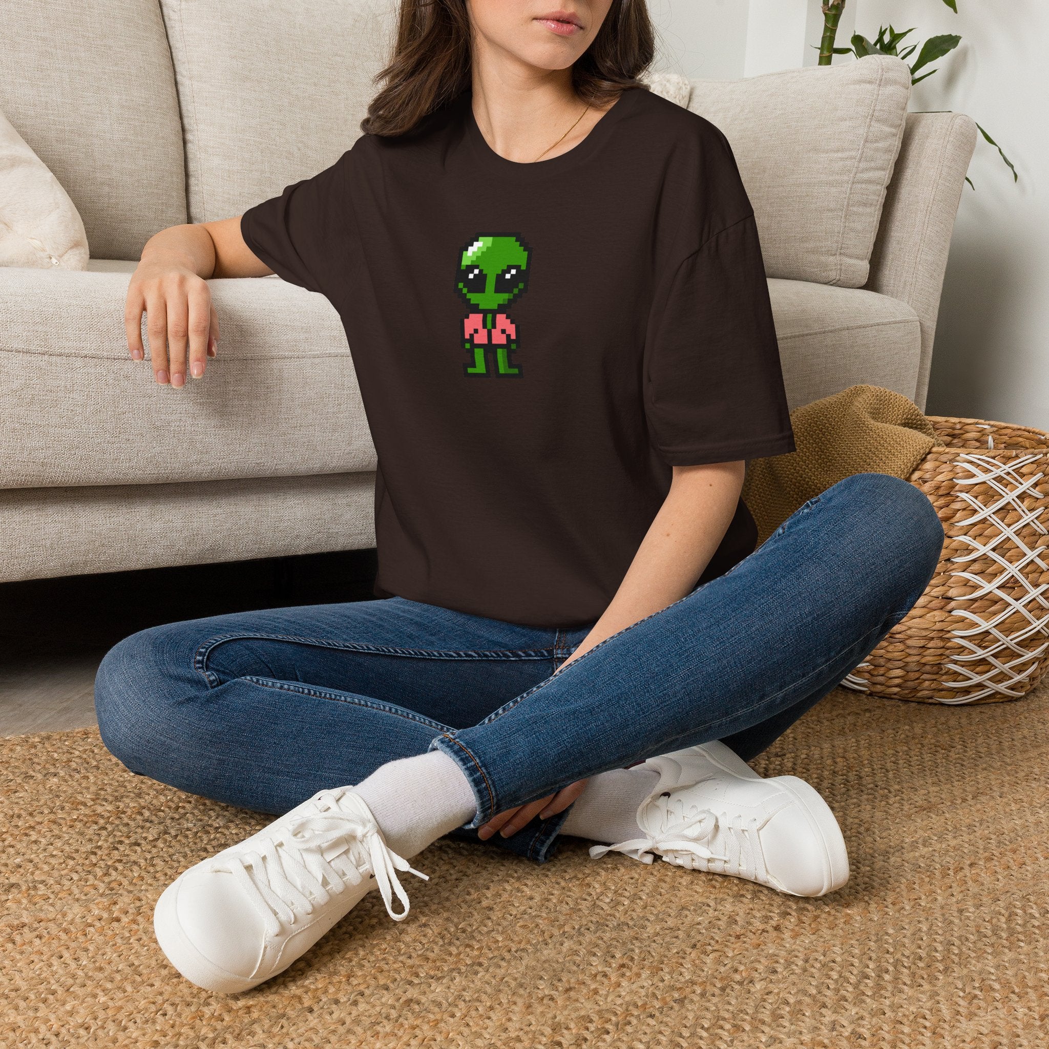 Pixel Alien T‑Shirt — Cute Retro Gamer Alien Graphic Tee