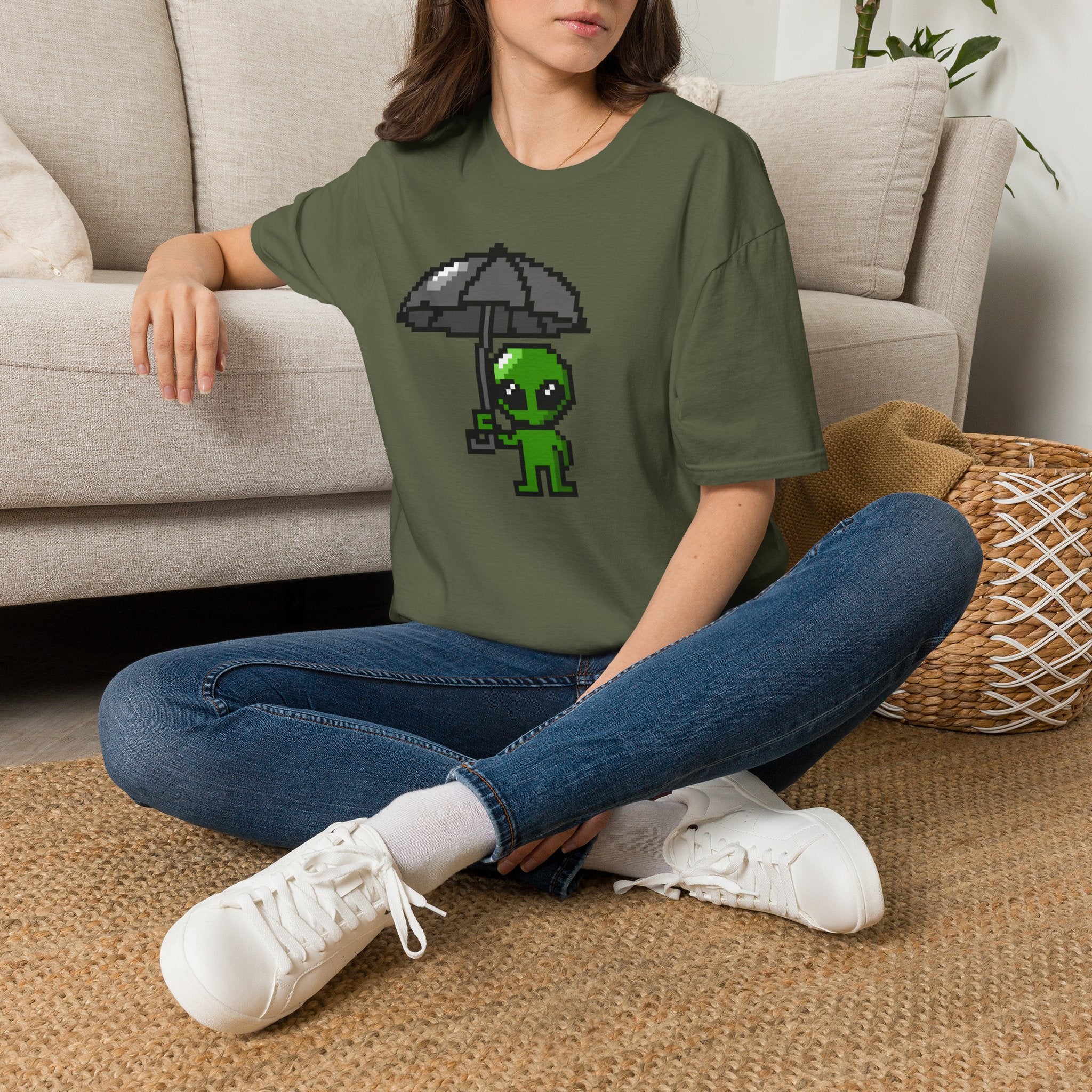 Alien Pixel Art T‑Shirt — Cute Green Alien Holding Umbrella Retro Graphic Tee