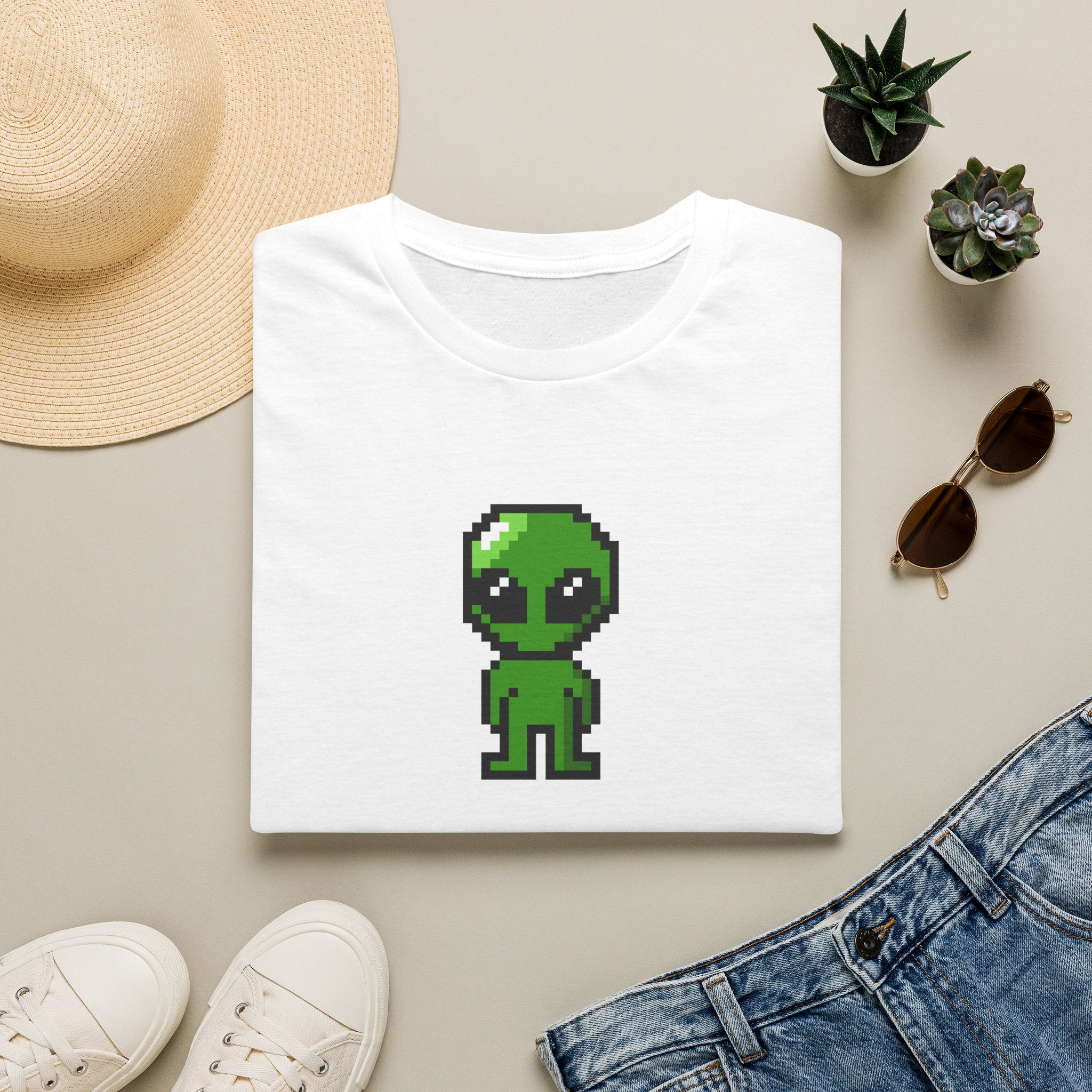 Pixel Alien Tee — Cute Retro 8‑Bit Green Alien T-Shirt