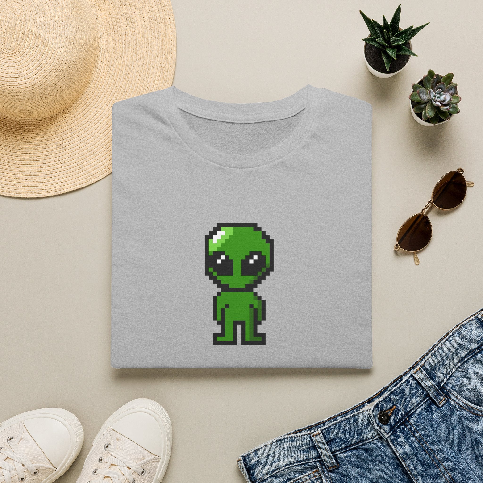 Pixel Alien Tee — Cute Retro 8‑Bit Green Alien T-Shirt