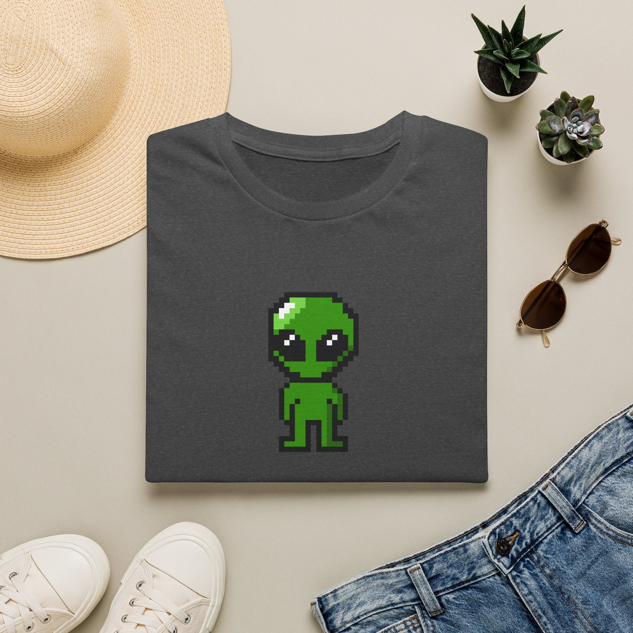 Pixel Alien Tee — Cute Retro 8‑Bit Green Alien T-Shirt