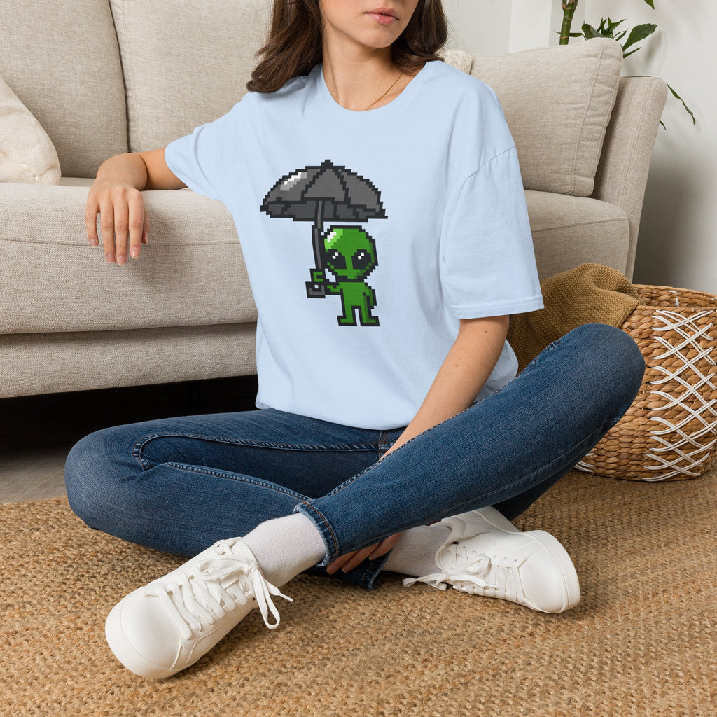 Alien Pixel Art T‑Shirt — Cute Green Alien Holding Umbrella Retro Graphic Tee